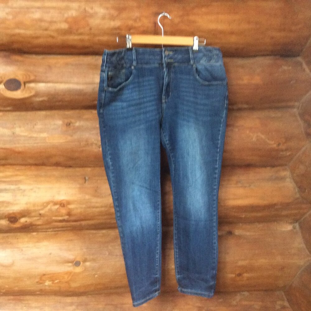 KanCan High Rise Boho Blue Denim Ankle Jean Size 31